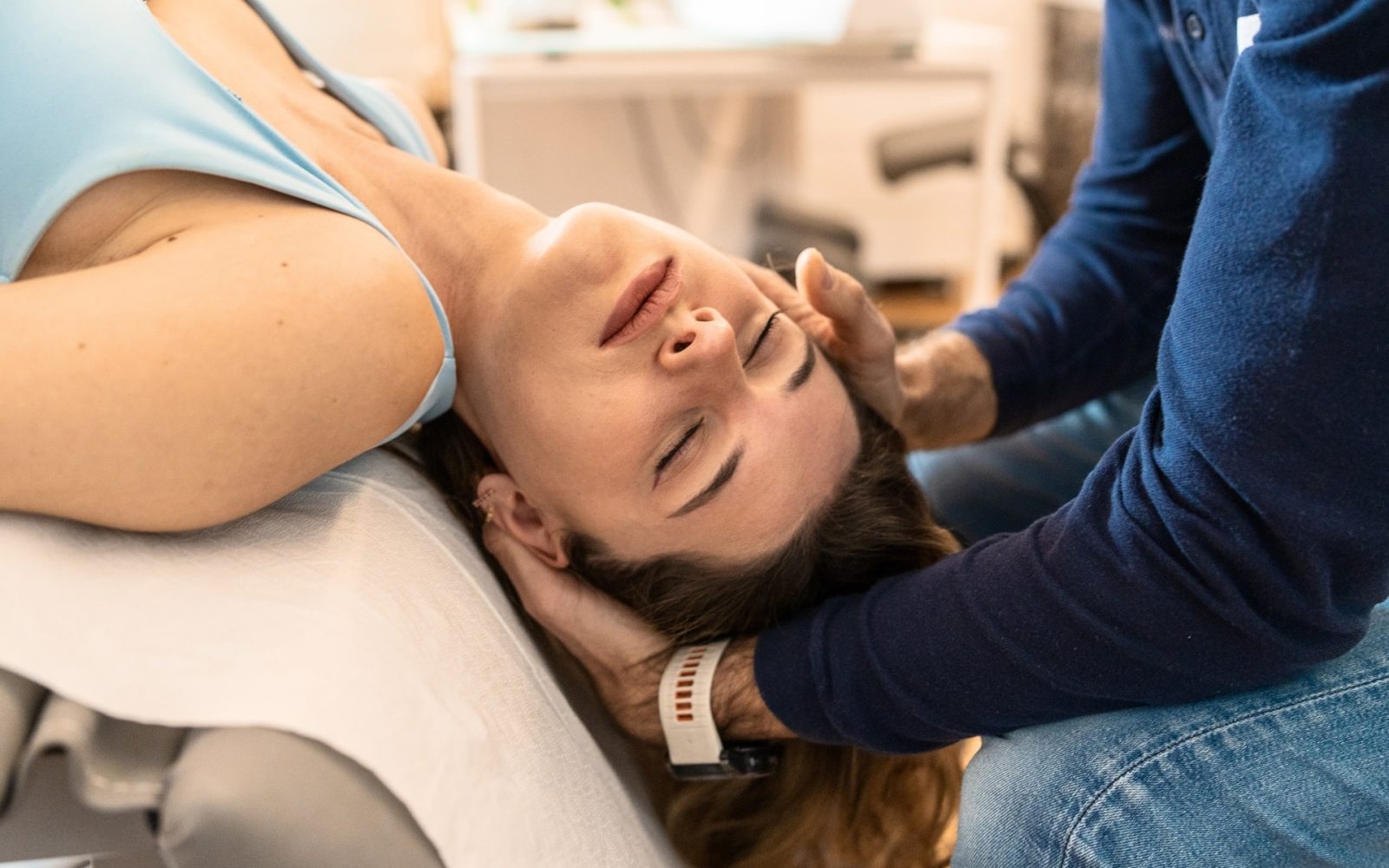 osteopathic neck adjustment physical therapist a 2024 01 15 19 35 13 utc