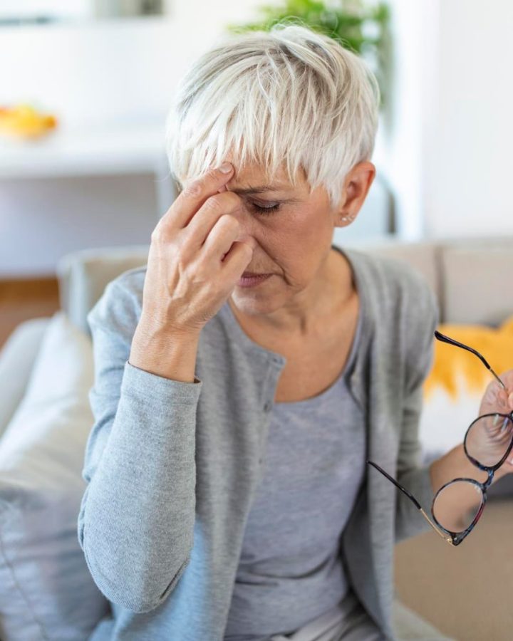 woman with migraine